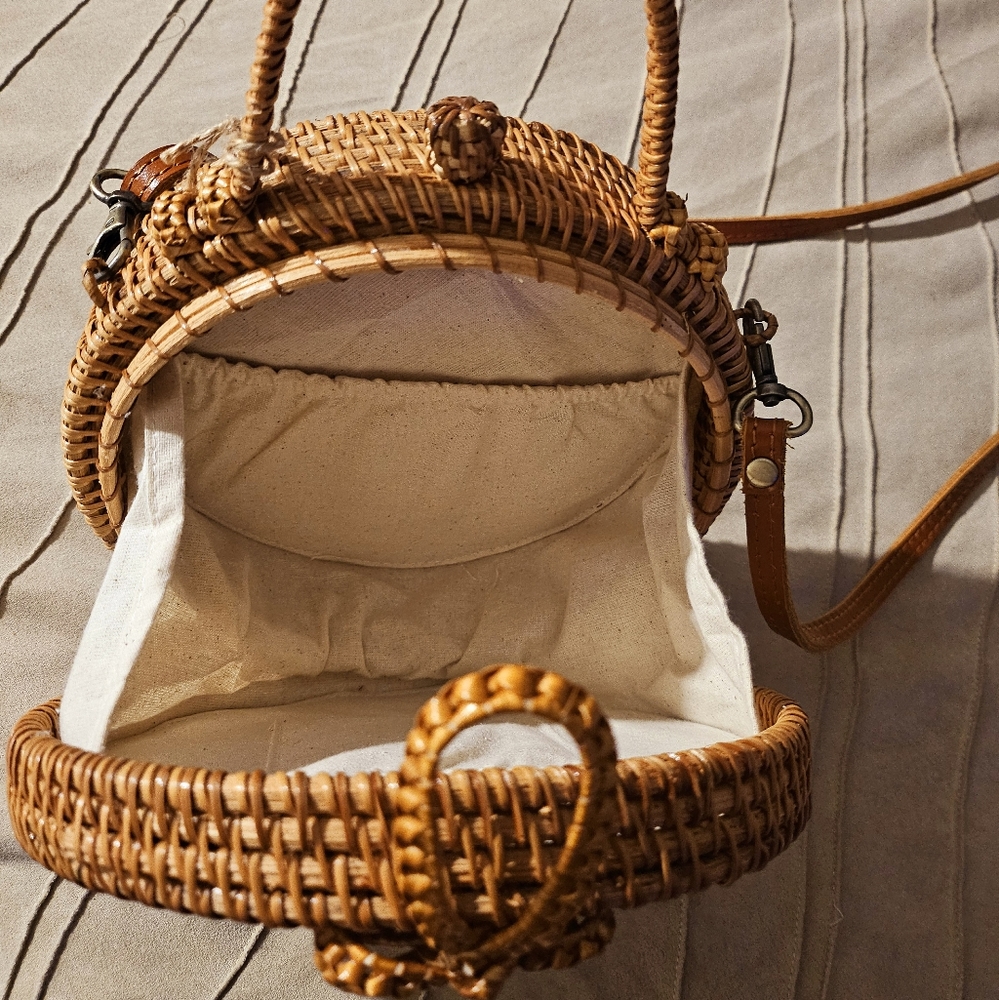 HANDCRAFTED IN VIETNAM BAMBOO Crossbody Bag - Picture 3 of 6